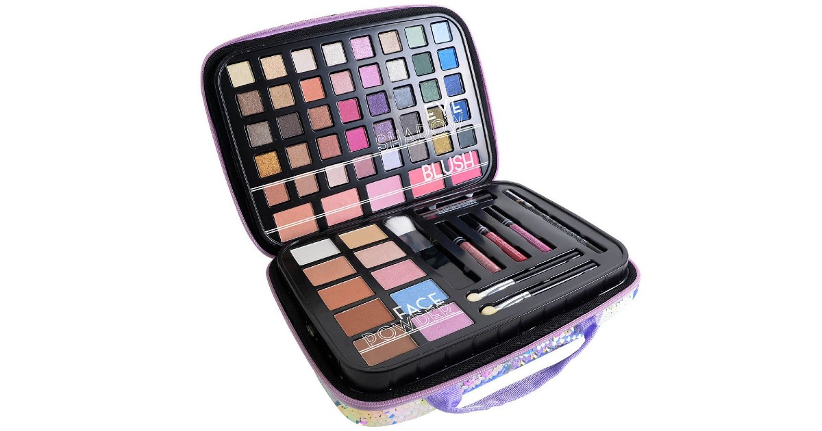 Beauty On The Go Makeup Set ONLY $18 (Reg $42)