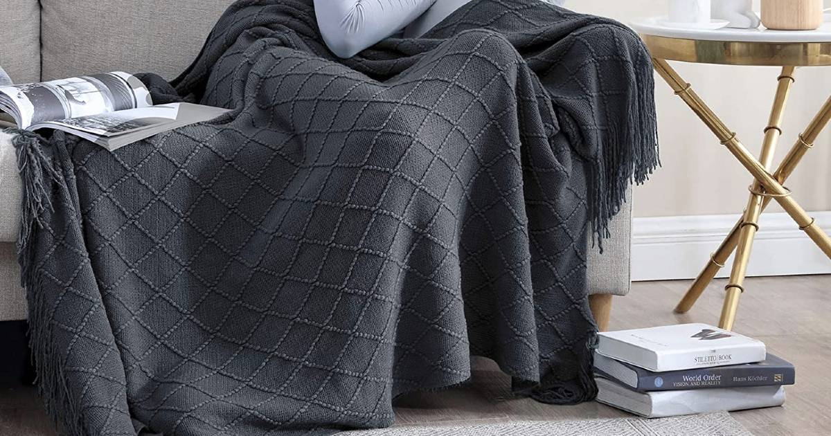 Throw Blankets ONLY 8.39 on Amazon (Reg. 21) Daily Deals & Coupons