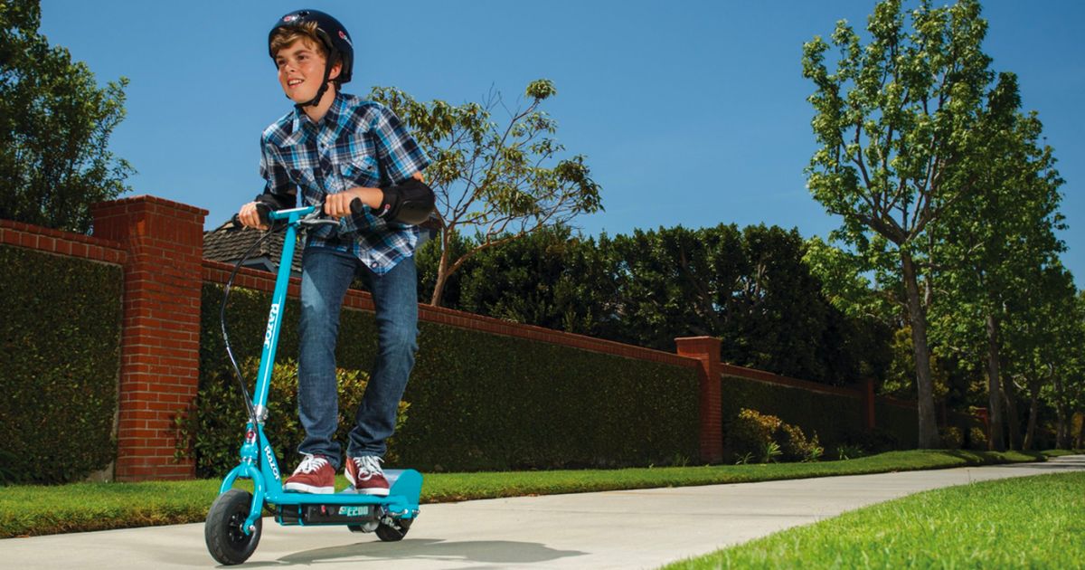 Razor E200 Electric Scooter ONLY 114.17 (Reg 208) Daily Deals & Coupons